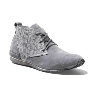 Eddie Bauer Transition Chukka Gray Suede Lace Up Boots Women Size 9